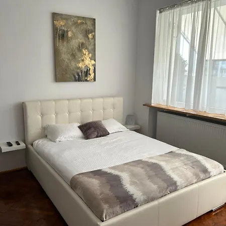Cozy Wood Themed Sky Bar Free Minibar * Bucarest