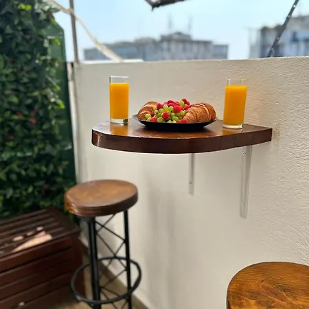 Cozy Wood Themed Sky Bar Free Minibar * Bucarest