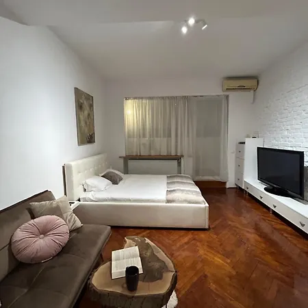 Cozy Wood Themed Sky Bar Free Minibar Apartment *